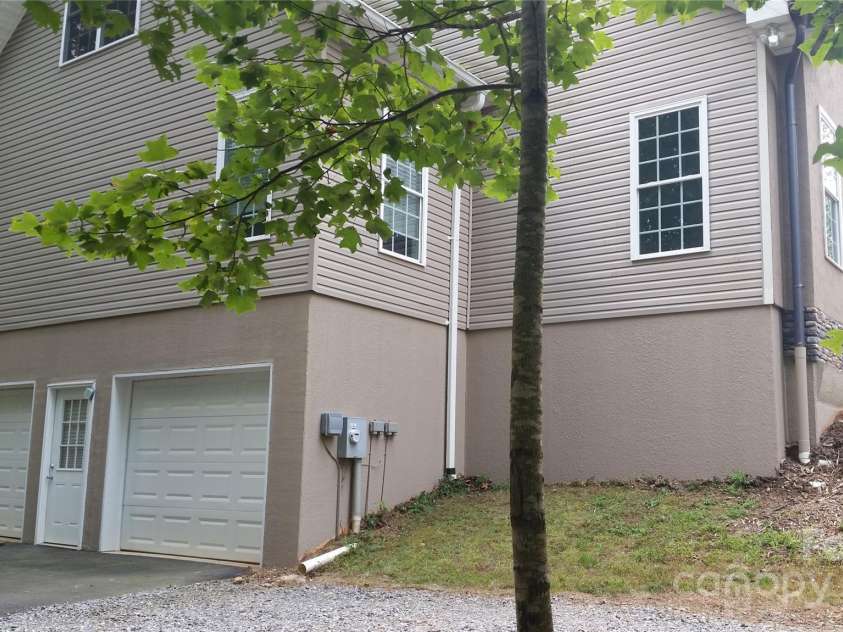 31 Reeds Creek Road, Fairview, NC 28730.  MLS# CAR4328175, YatesRealty ID 26435. 