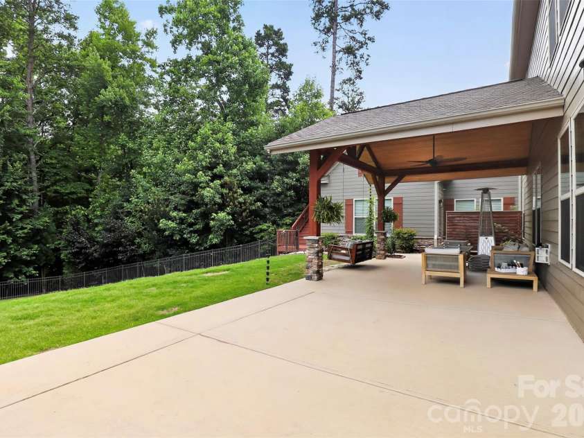 294 San Agustin Drive, Mooresville, NC 28117.  MLS# CAR4367297, YatesRealty ID 26436. 