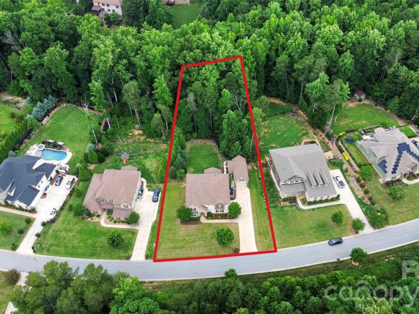 294 San Agustin Drive, Mooresville, NC 28117.  MLS# CAR4367297, YatesRealty ID 26436. 
