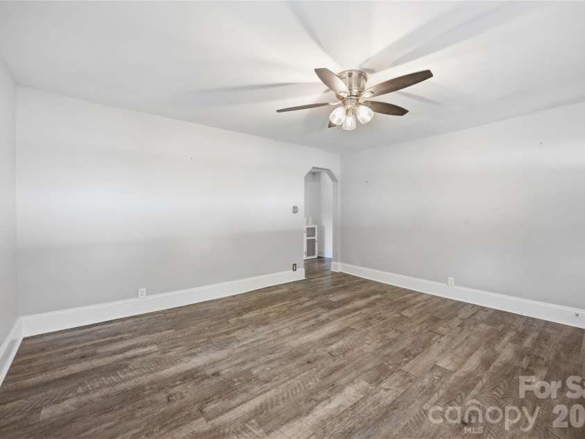 1108 Skyland Street, Kannapolis, NC 28083.  MLS# CAR4373272, YatesRealty ID 26437. 