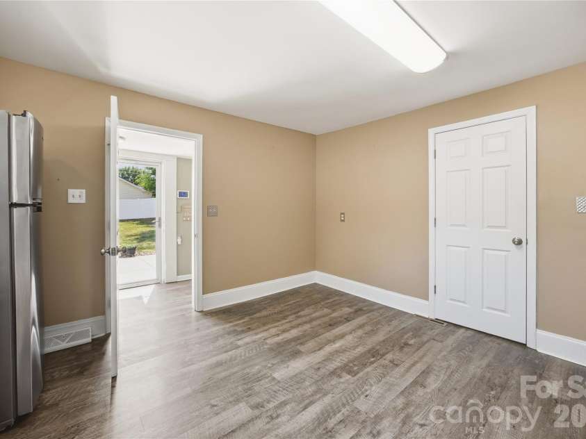 1108 Skyland Street, Kannapolis, NC 28083.  MLS# CAR4373272, YatesRealty ID 26437. 