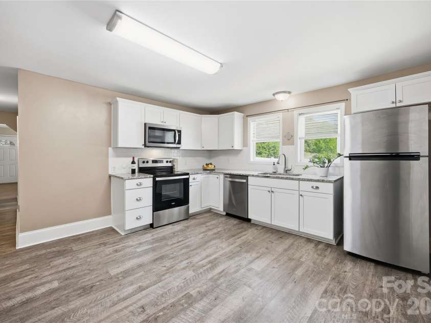 1108 Skyland Street, Kannapolis, NC 28083.  MLS# CAR4373272, YatesRealty ID 26437. 