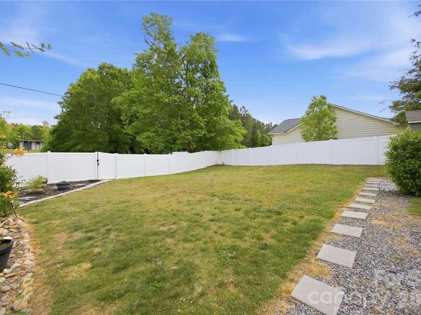 1108 Skyland Street, Kannapolis, NC 28083.  MLS# CAR4373272, YatesRealty ID 26437. 