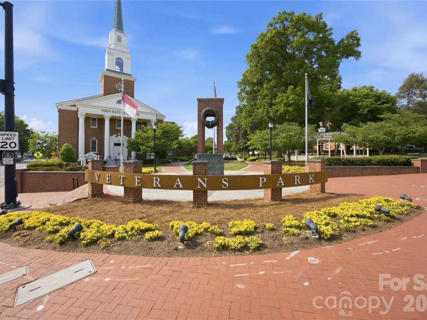 1108 Skyland Street, Kannapolis, NC 28083.  MLS# CAR4373272, YatesRealty ID 26437. 