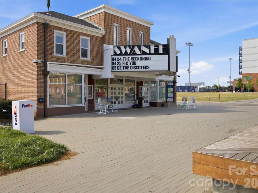 1108 Skyland Street, Kannapolis, NC 28083.  MLS# CAR4373272, YatesRealty ID 26437. 