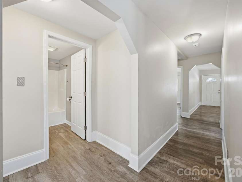 1108 Skyland Street, Kannapolis, NC 28083.  MLS# CAR4373272, YatesRealty ID 26437. Wide Hallway
