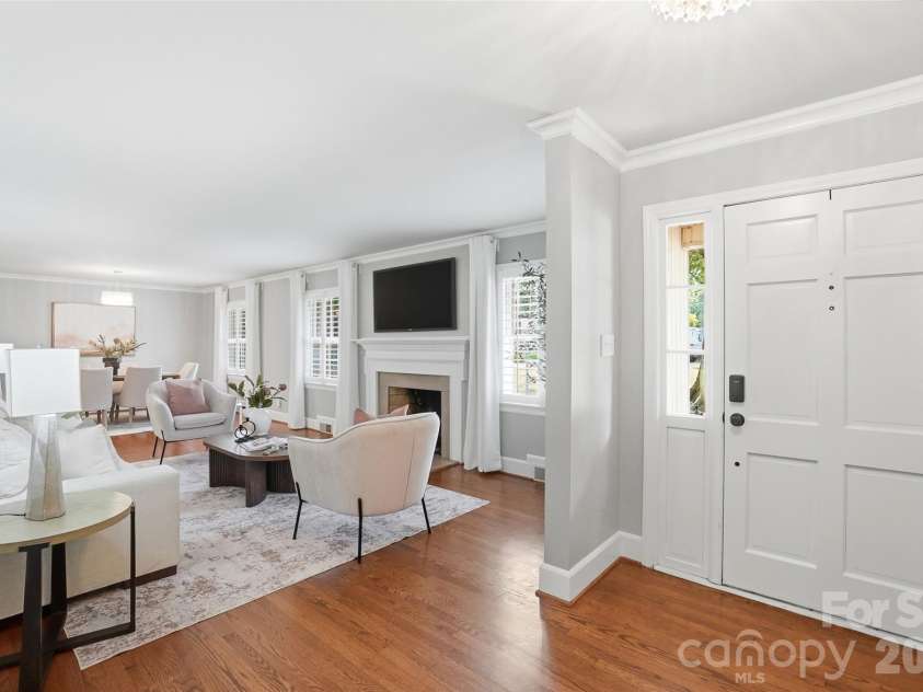 6535 Burlwood Road, Charlotte, NC 28211.  MLS# CAR4387113, YatesRealty ID 26438. 