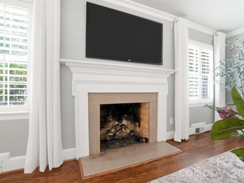 6535 Burlwood Road, Charlotte, NC 28211.  MLS# CAR4387113, YatesRealty ID 26438. 