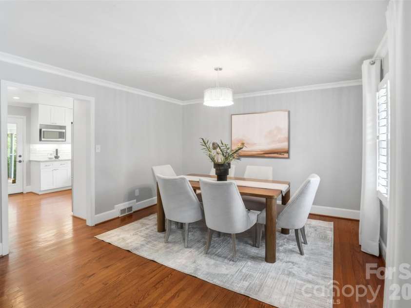 6535 Burlwood Road, Charlotte, NC 28211.  MLS# CAR4387113, YatesRealty ID 26438. 