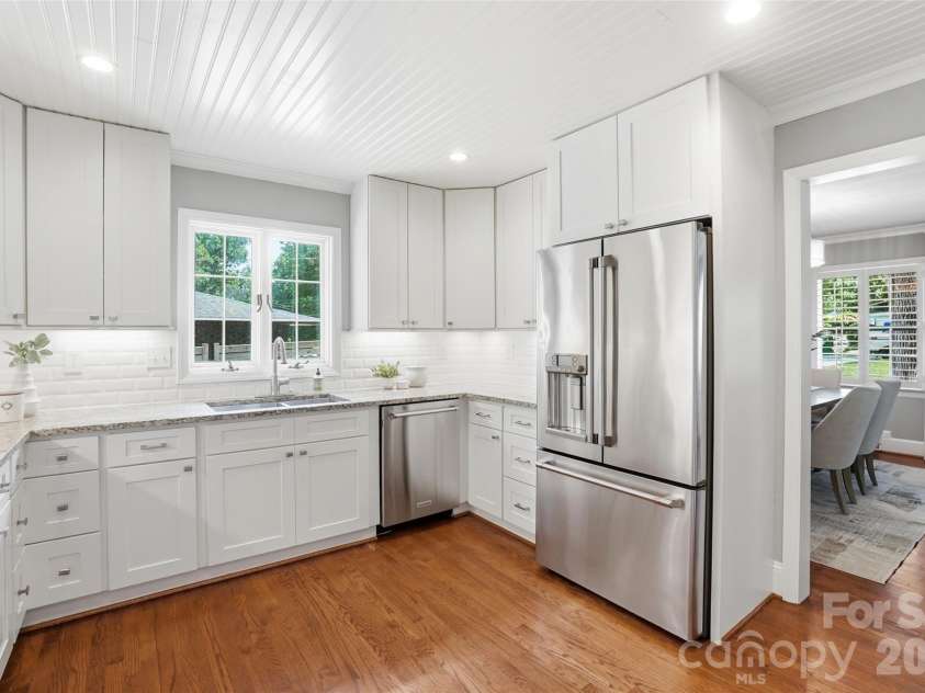 6535 Burlwood Road, Charlotte, NC 28211.  MLS# CAR4387113, YatesRealty ID 26438. 