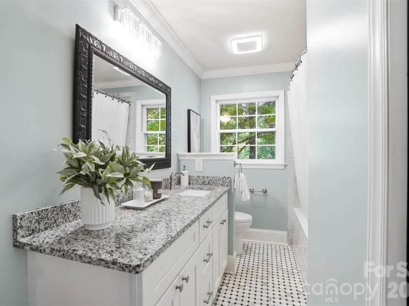 6535 Burlwood Road, Charlotte, NC 28211.  MLS# CAR4387113, YatesRealty ID 26438. 
