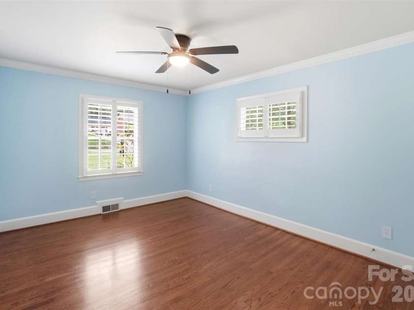 6535 Burlwood Road, Charlotte, NC 28211.  MLS# CAR4387113, YatesRealty ID 26438. 