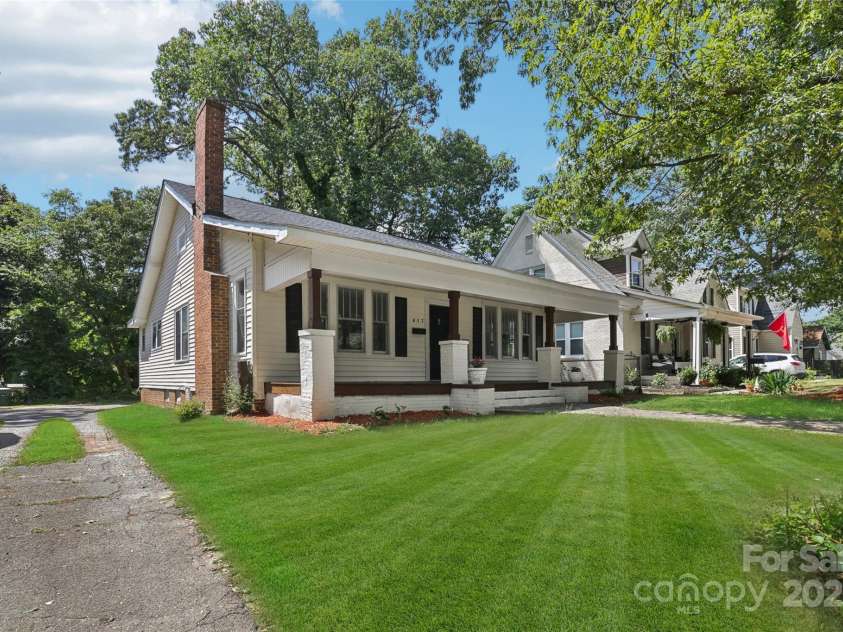 417 Willow Street, Gastonia, NC 28034.  MLS# CAR4281774, YatesRealty ID 26439. 