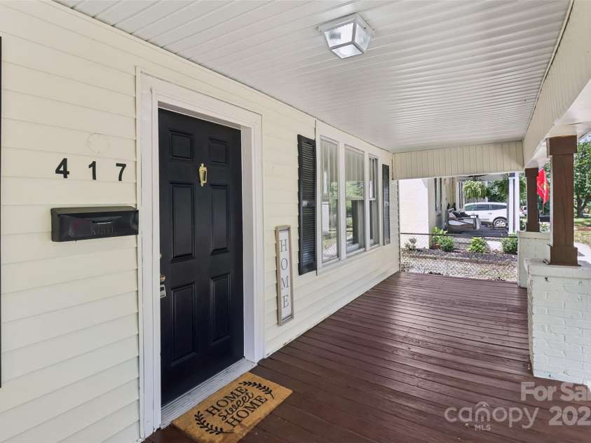 417 Willow Street, Gastonia, NC 28034.  MLS# CAR4281774, YatesRealty ID 26439. 