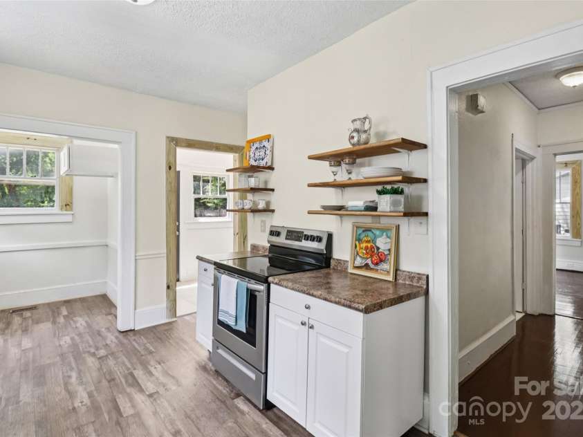 417 Willow Street, Gastonia, NC 28034.  MLS# CAR4281774, YatesRealty ID 26439. 