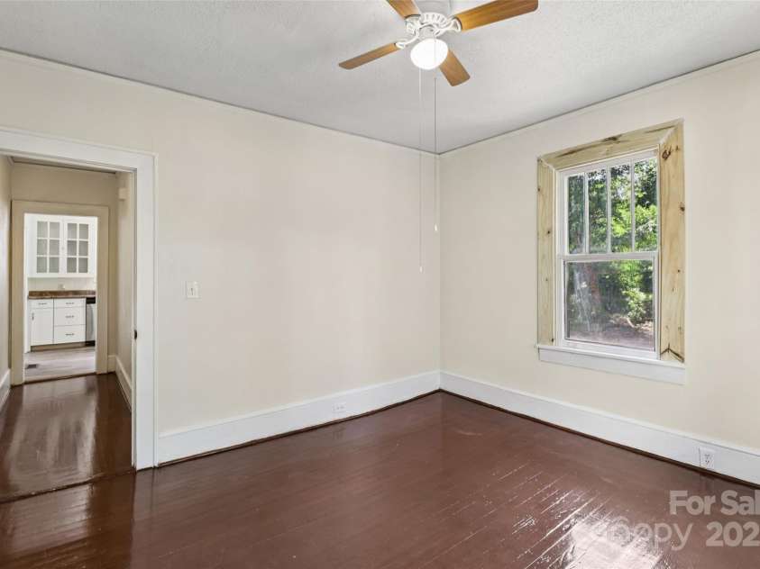 417 Willow Street, Gastonia, NC 28034.  MLS# CAR4281774, YatesRealty ID 26439. 