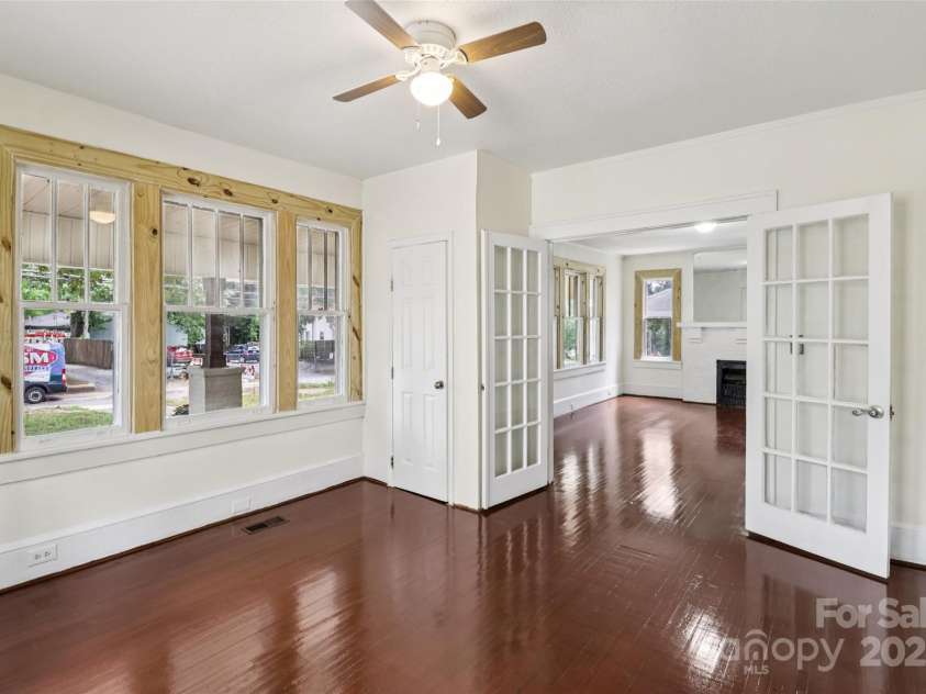 417 Willow Street, Gastonia, NC 28034.  MLS# CAR4281774, YatesRealty ID 26439. 