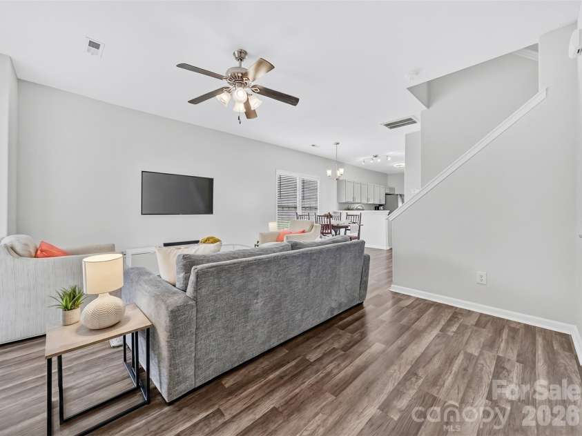 751 Plaza Walk Drive, Charlotte, NC 28215.  MLS# CAR4384832, YatesRealty ID 26439. 