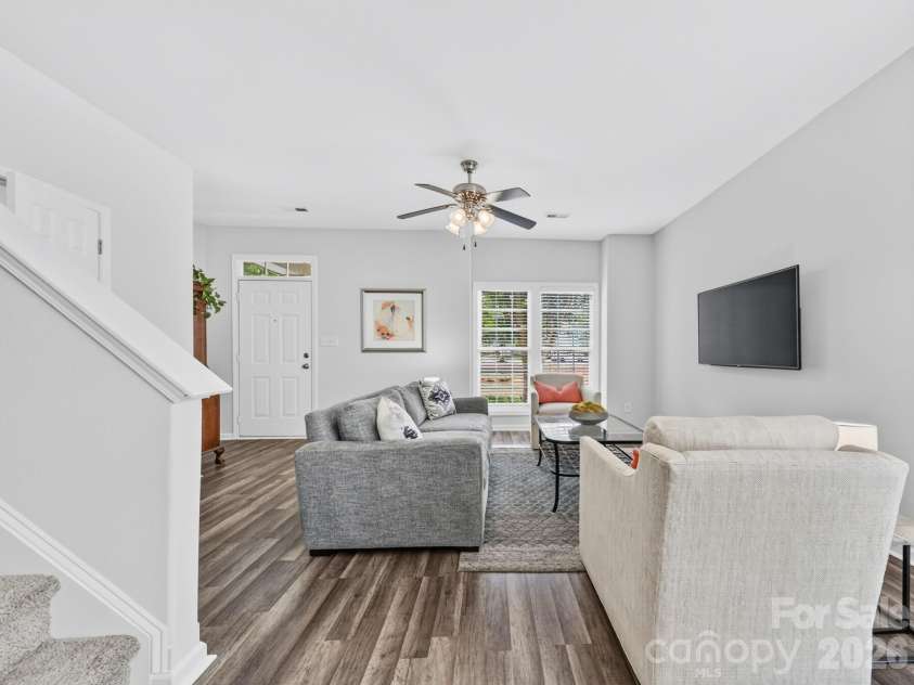 751 Plaza Walk Drive, Charlotte, NC 28215.  MLS# CAR4384832, YatesRealty ID 26439. 
