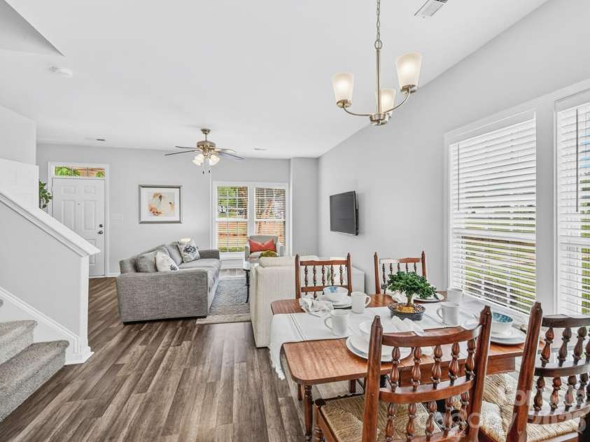 751 Plaza Walk Drive, Charlotte, NC 28215.  MLS# CAR4384832, YatesRealty ID 26439. 