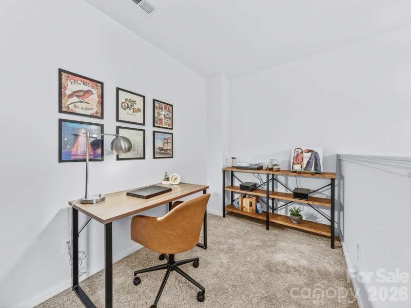 751 Plaza Walk Drive, Charlotte, NC 28215.  MLS# CAR4384832, YatesRealty ID 26439. 