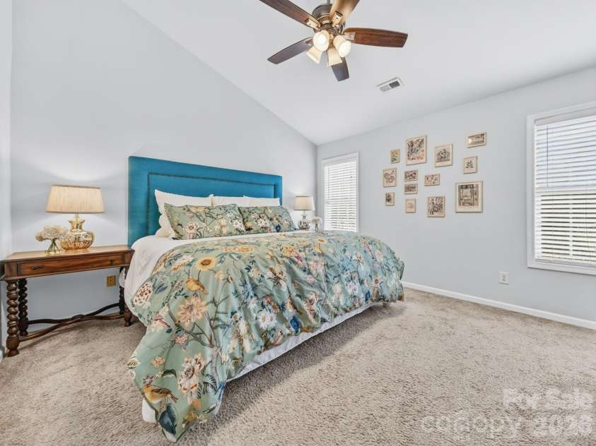 751 Plaza Walk Drive, Charlotte, NC 28215.  MLS# CAR4384832, YatesRealty ID 26439. 