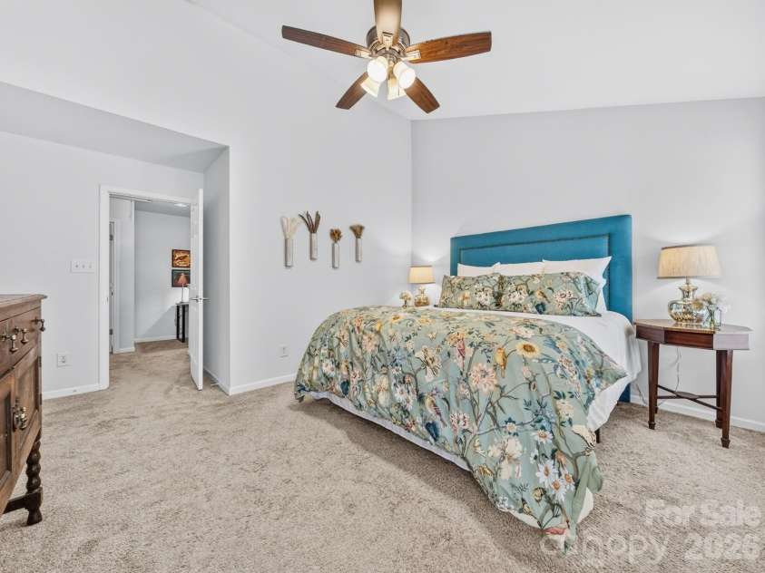 751 Plaza Walk Drive, Charlotte, NC 28215.  MLS# CAR4384832, YatesRealty ID 26439. 