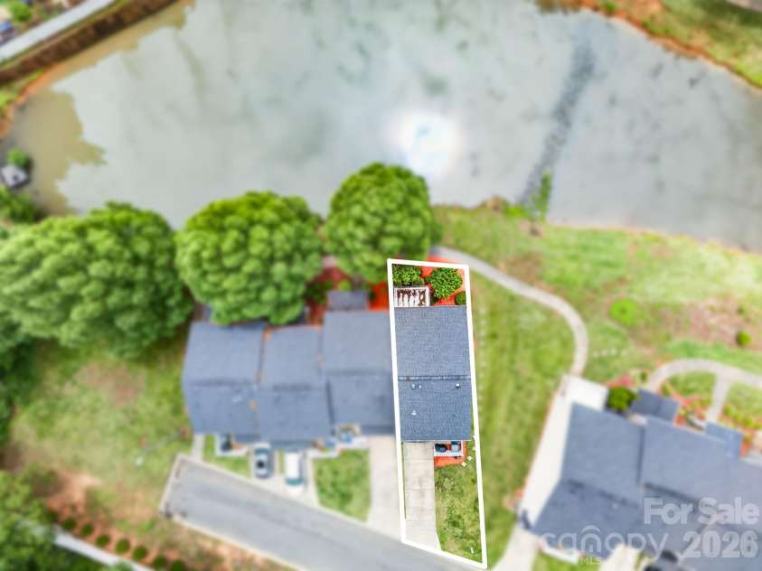 751 Plaza Walk Drive, Charlotte, NC 28215.  MLS# CAR4384832, YatesRealty ID 26439. 