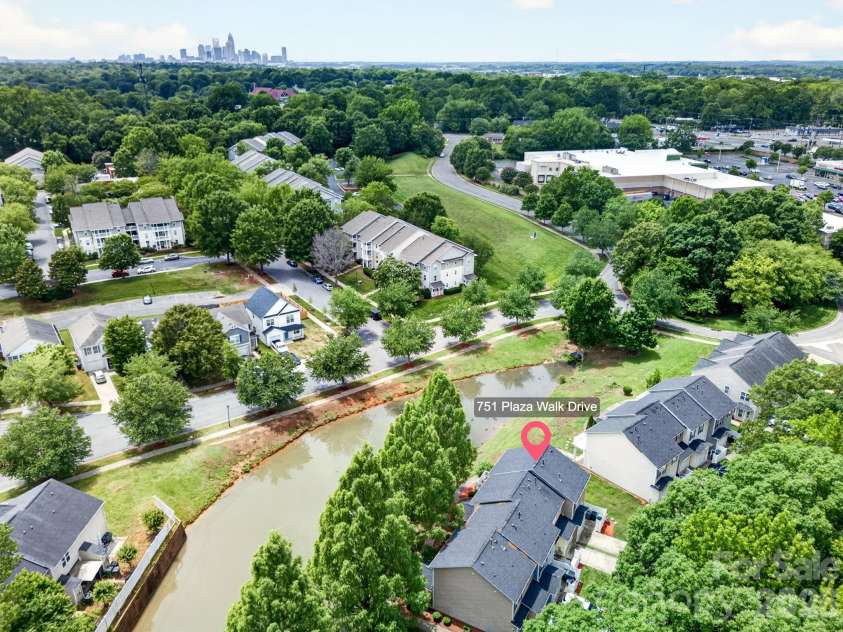 751 Plaza Walk Drive, Charlotte, NC 28215.  MLS# CAR4384832, YatesRealty ID 26439. 