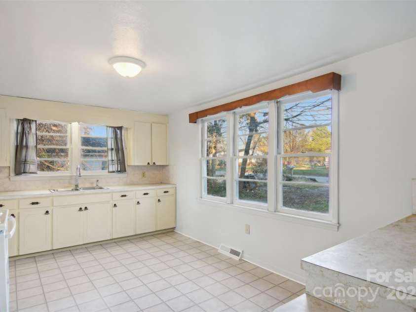 211 Branch Street, Morganton, NC 28655.  MLS# CAR4237217, YatesRealty ID 2644. 