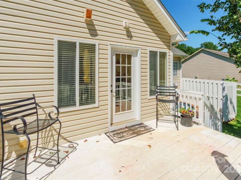 235 Kendra Drive, Mooresville, NC 28117.  MLS# CAR4298184, YatesRealty ID 2644. 