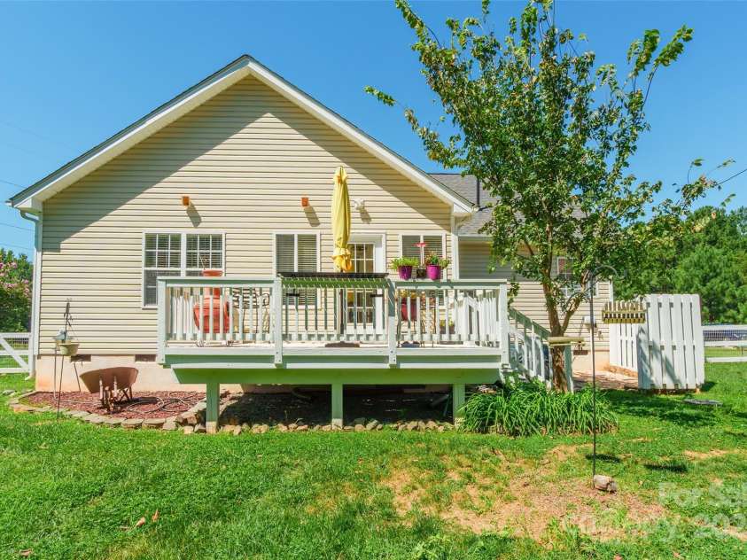 235 Kendra Drive, Mooresville, NC 28117.  MLS# CAR4298184, YatesRealty ID 2644. 