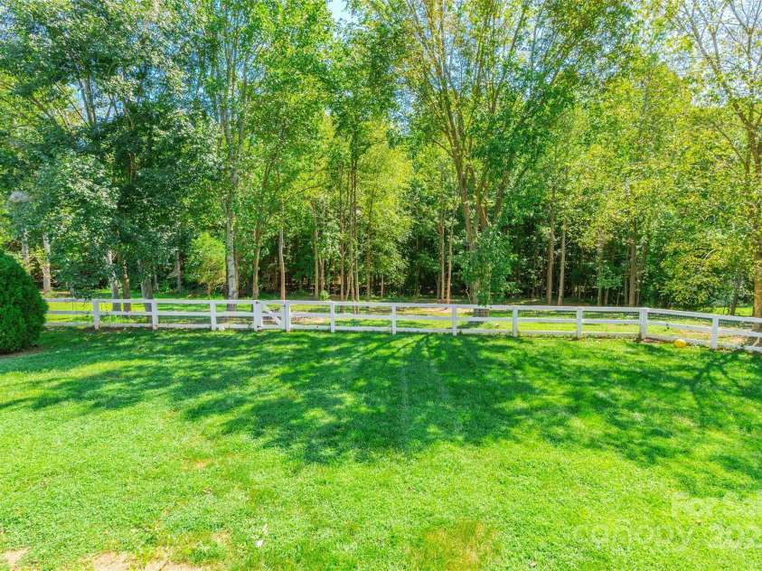 235 Kendra Drive, Mooresville, NC 28117.  MLS# CAR4298184, YatesRealty ID 2644. 