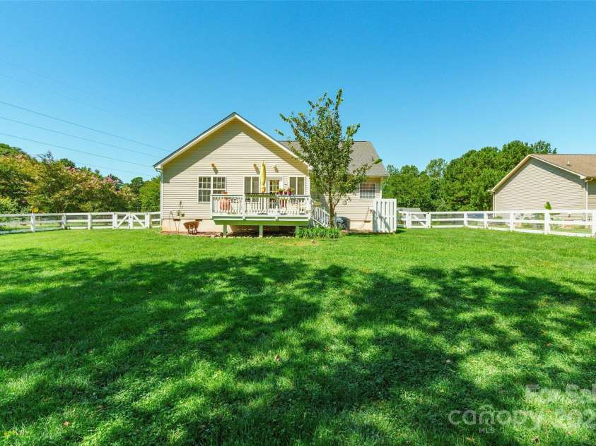 235 Kendra Drive, Mooresville, NC 28117.  MLS# CAR4298184, YatesRealty ID 2644. 