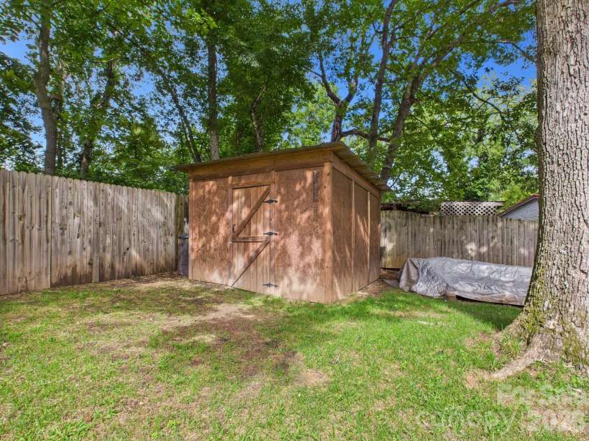 6093 Spartan Drive, Hudson, NC 28638.  MLS# CAR4384048, YatesRealty ID 26440. 