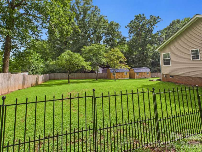 6093 Spartan Drive, Hudson, NC 28638.  MLS# CAR4384048, YatesRealty ID 26440. 