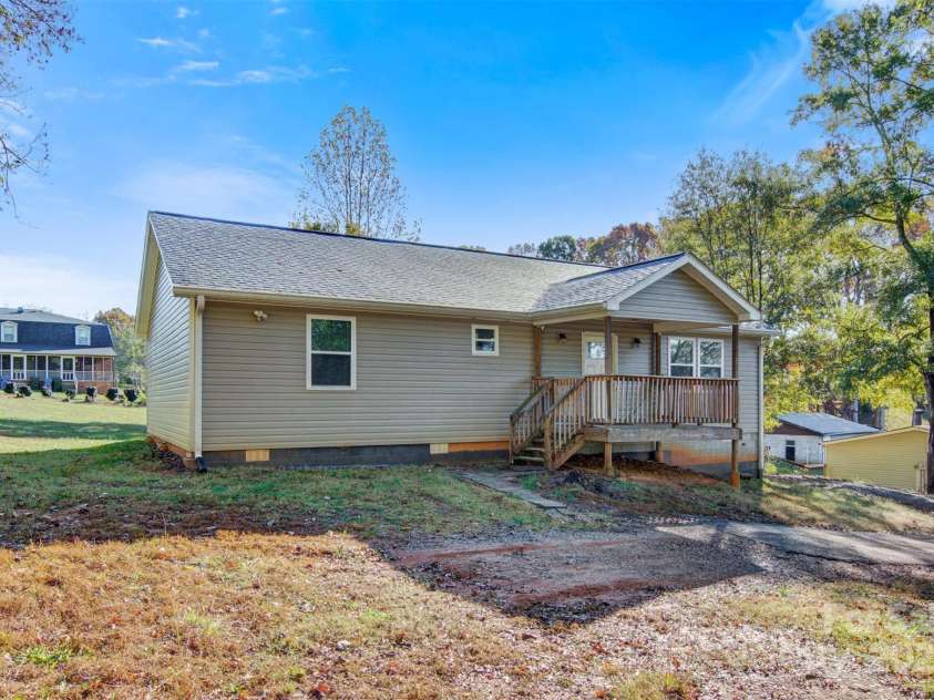 1275 32nd Street, Conover, NC 28613.  MLS# CAR4282714, YatesRealty ID 26441. 
