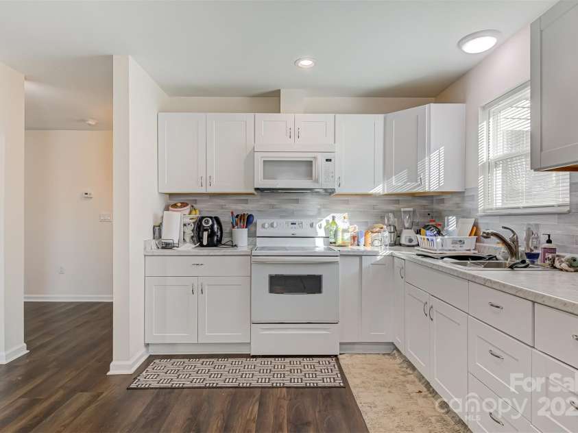 1275 32nd Street, Conover, NC 28613.  MLS# CAR4282714, YatesRealty ID 26441. 