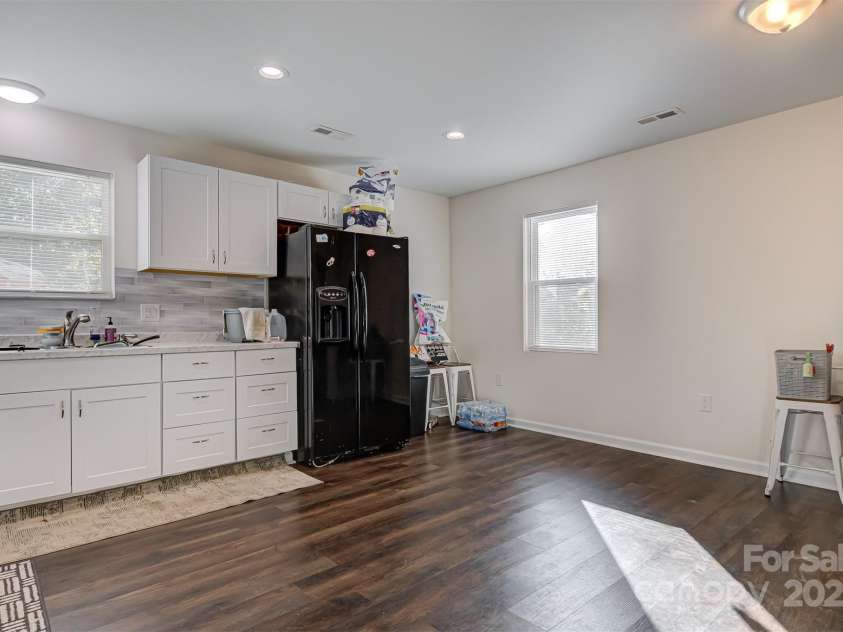 1275 32nd Street, Conover, NC 28613.  MLS# CAR4282714, YatesRealty ID 26441. 