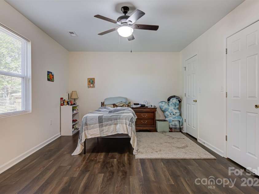 1275 32nd Street, Conover, NC 28613.  MLS# CAR4282714, YatesRealty ID 26441. 