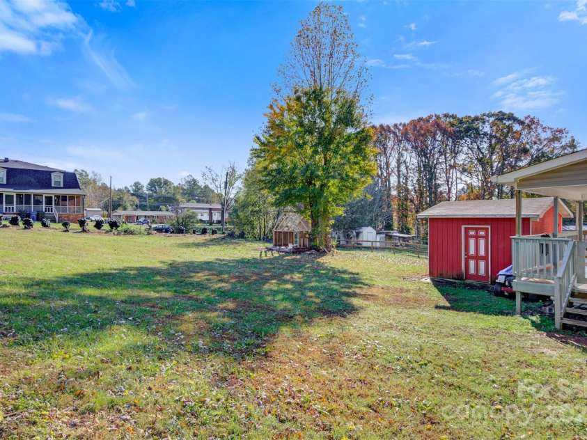 1275 32nd Street, Conover, NC 28613.  MLS# CAR4282714, YatesRealty ID 26441. 