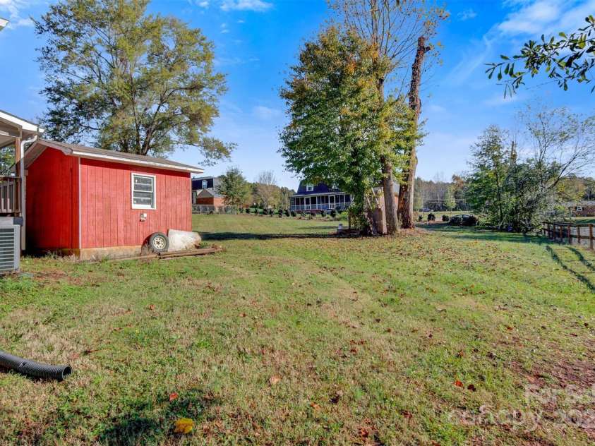 1275 32nd Street, Conover, NC 28613.  MLS# CAR4282714, YatesRealty ID 26441. 