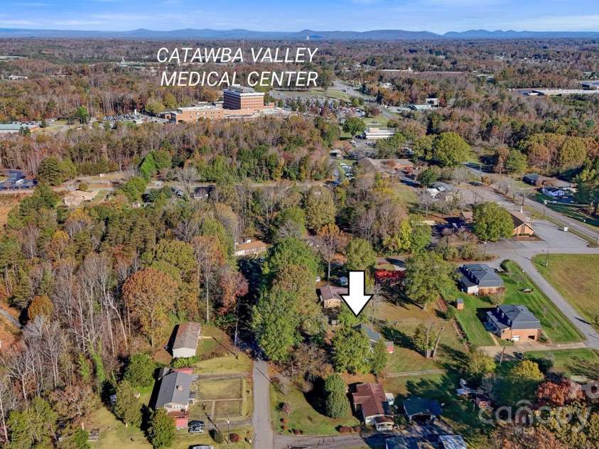 1275 32nd Street, Conover, NC 28613.  MLS# CAR4282714, YatesRealty ID 26441. 