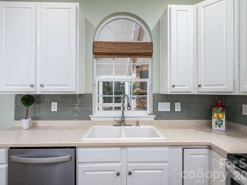 20131 Tailwind Lane, Cornelius, NC 28031.  MLS# CAR4381128, YatesRealty ID 26441. 