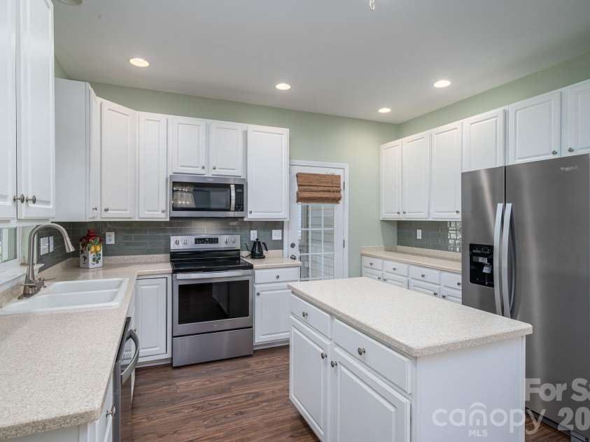20131 Tailwind Lane, Cornelius, NC 28031.  MLS# CAR4381128, YatesRealty ID 26441. 