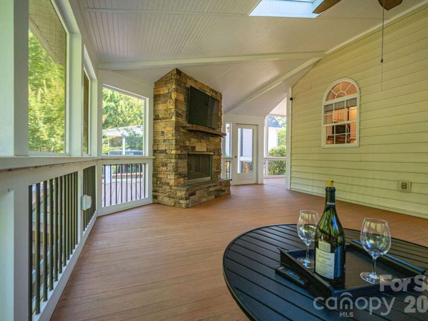 20131 Tailwind Lane, Cornelius, NC 28031.  MLS# CAR4381128, YatesRealty ID 26441. 