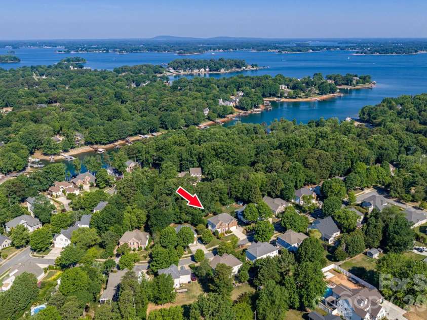 20131 Tailwind Lane, Cornelius, NC 28031.  MLS# CAR4381128, YatesRealty ID 26441. Close to Lake Norman!