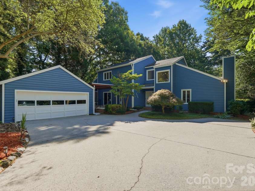 7045 Burlwood Road, Charlotte, NC 28211.  MLS# CAR4383881, YatesRealty ID 26443. 