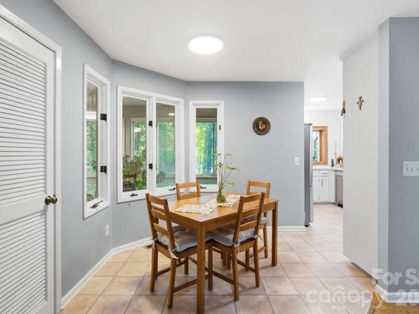 7045 Burlwood Road, Charlotte, NC 28211.  MLS# CAR4383881, YatesRealty ID 26443. 