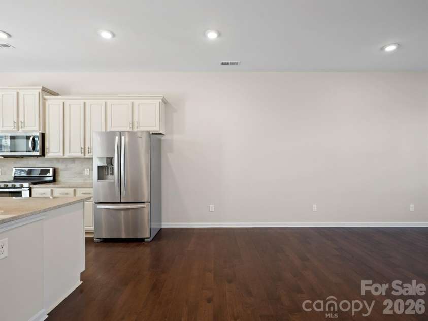 1112 Doveridge Street, Charlotte, NC 28273.  MLS# CAR4358560, YatesRealty ID 26444. Ample room for a large dining table.